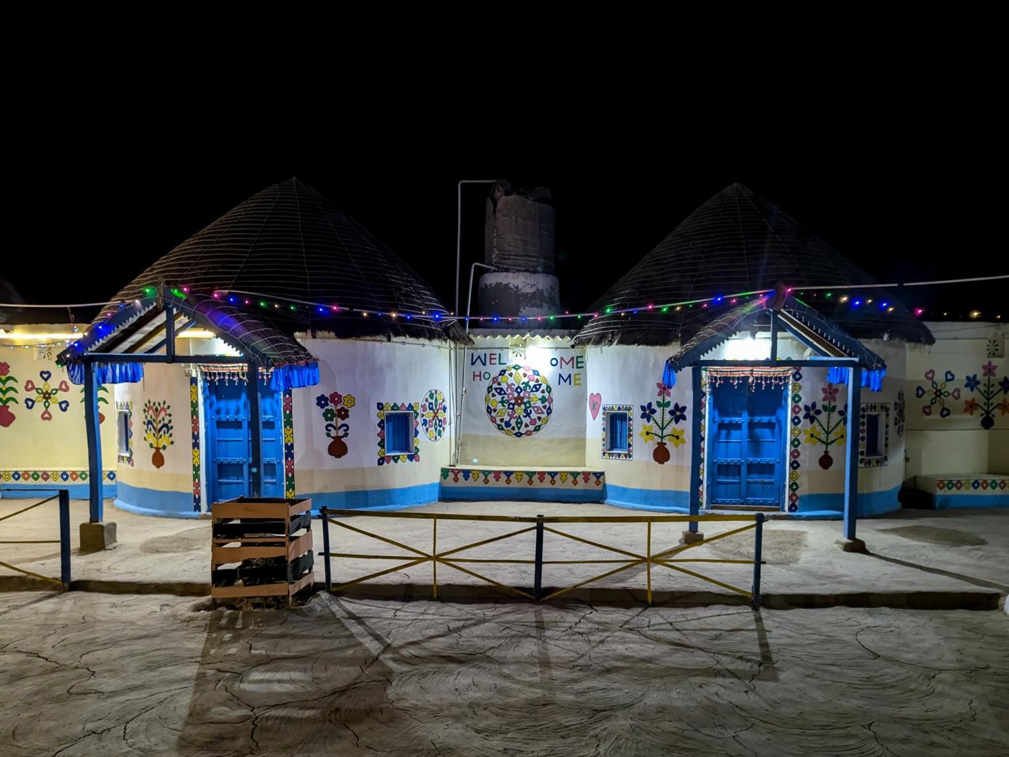 White Land Villagestay Dhordo Exterior foto