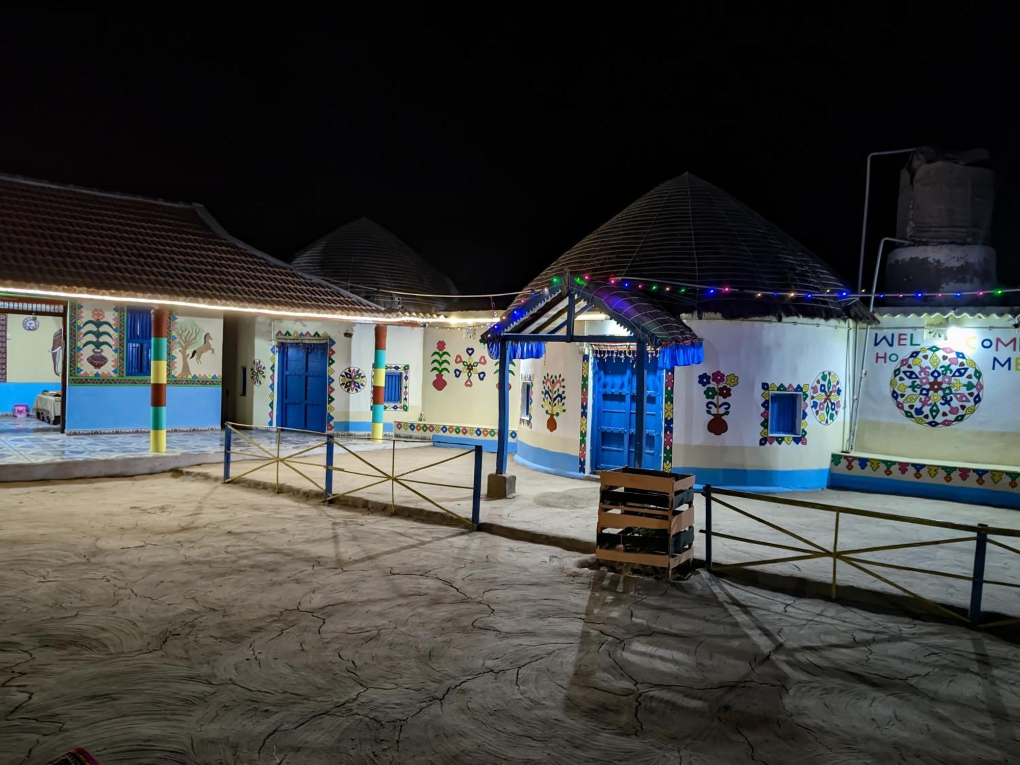 White Land Villagestay Dhordo Exterior foto